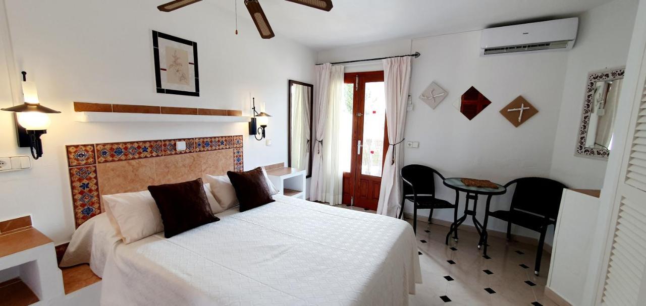 Granada Apartments Familiar Deluxe Portinatx Buitenkant foto