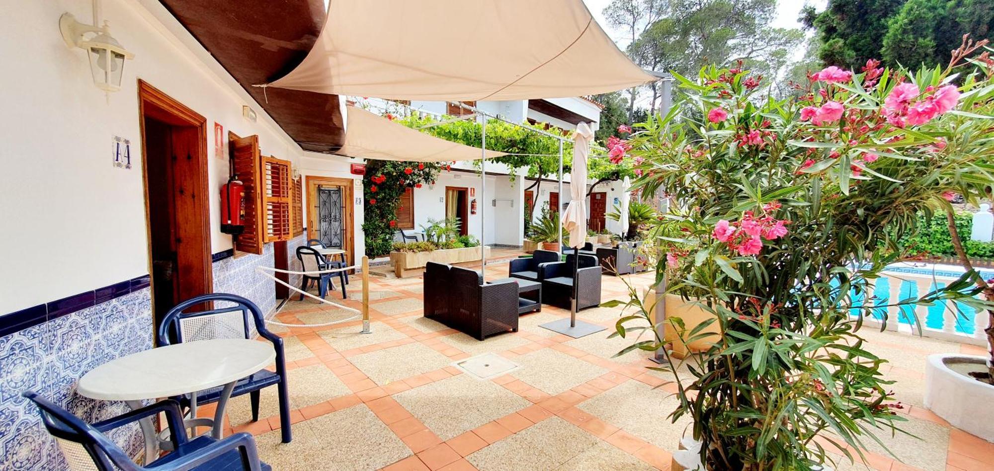 Granada Apartments Familiar Deluxe Portinatx Kamer foto